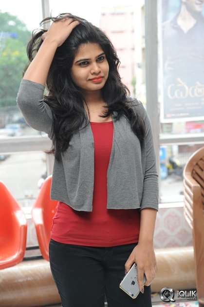 Alekhya-at-Srimanthudu-Movie-Hungama